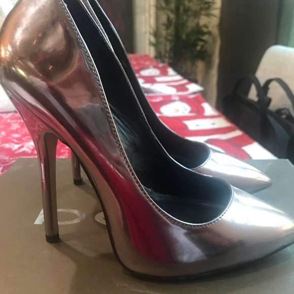 Steve Madden Darrt Pewter Heels - Picture 4 of 7